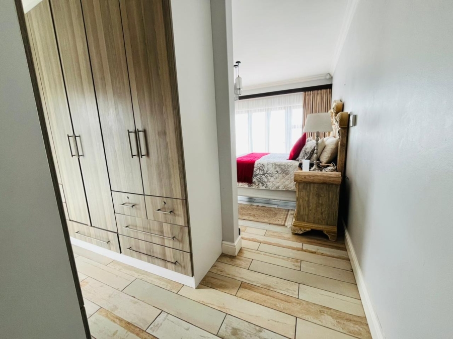 6 Bedroom Property for Sale in Gonubie Eastern Cape